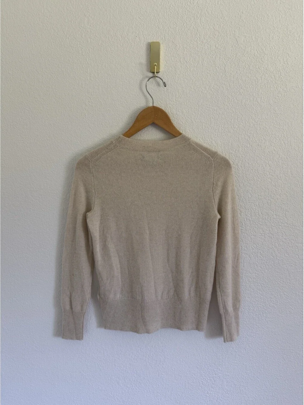 J Crew Women’s Size XXS 100% Cashmere Relaxed Beige Crew Neck Sweater Neutral